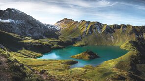 Der Schrecksee: ein kleiner Hochgebirgssee im Naturschutzgebiet Allgäuer Hochalpen