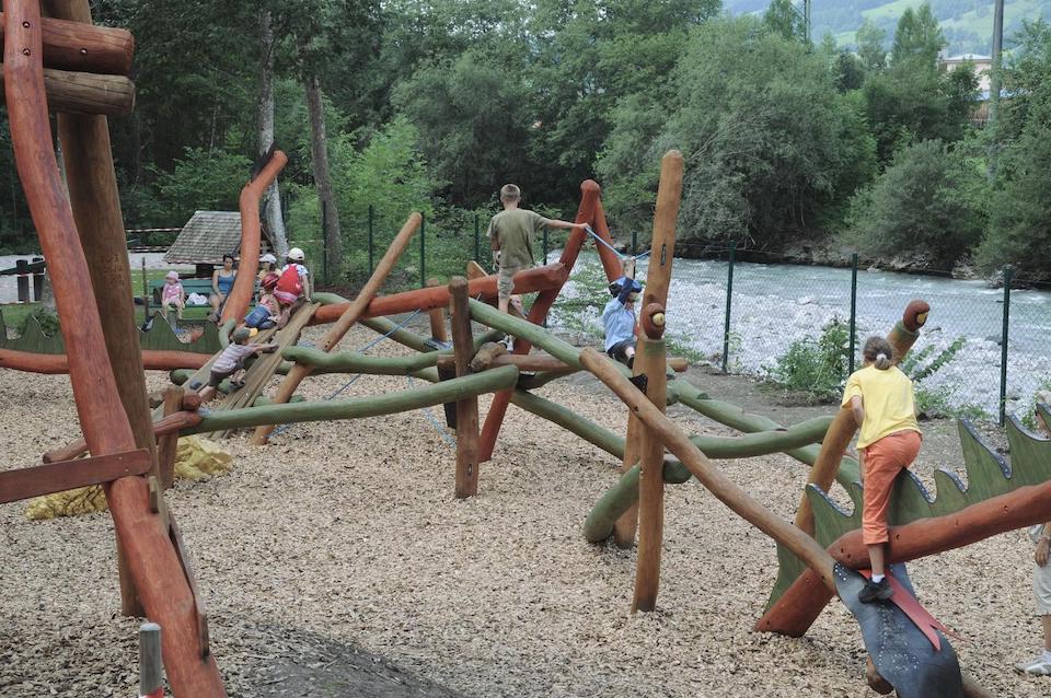 Drachenspielplatz Bad Hindelang: ein Ausflugsziel für Familien mit Kindern