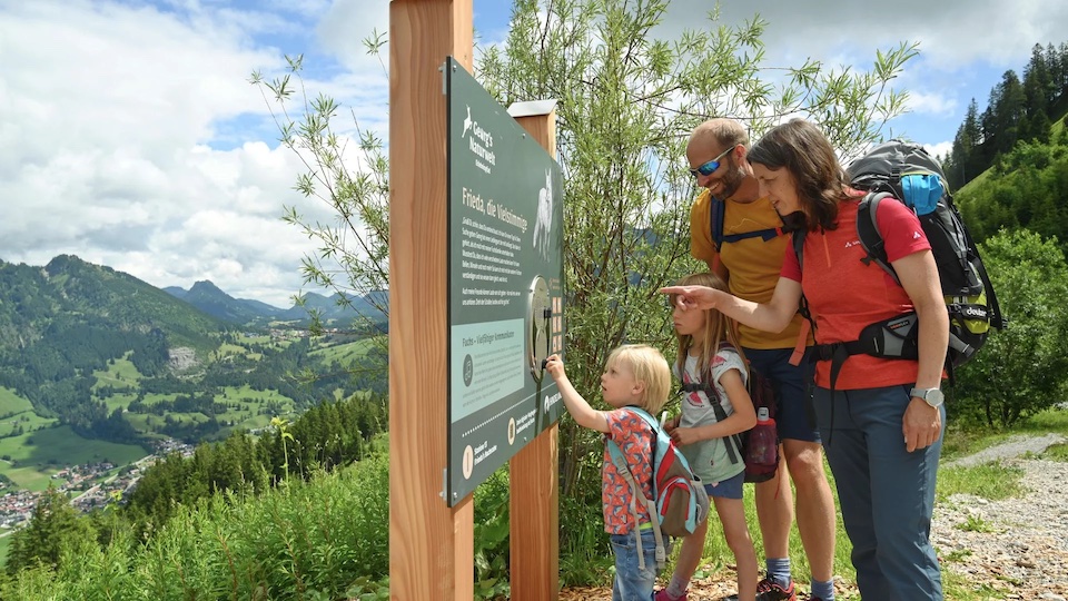 Erlebnispfad in Bad Hindelang: Ausflugsziel und Sehenswürdigkeit zugleich