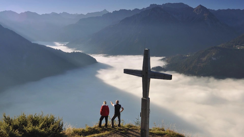 Wandern am Hirschberg mit Panoramablick über die Allgäuer Alpen